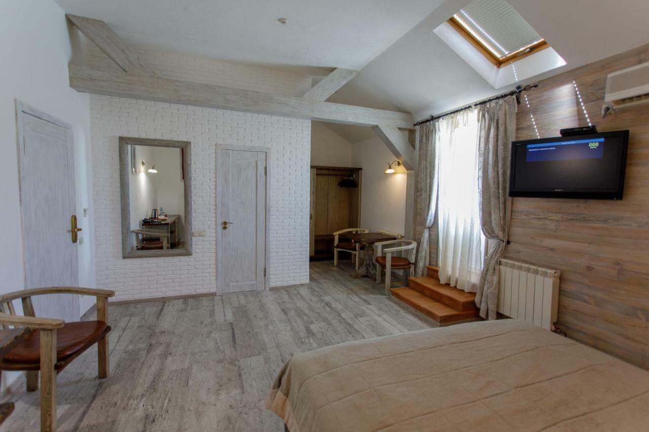 Zdybanka Hotel Sumy Exterior photo